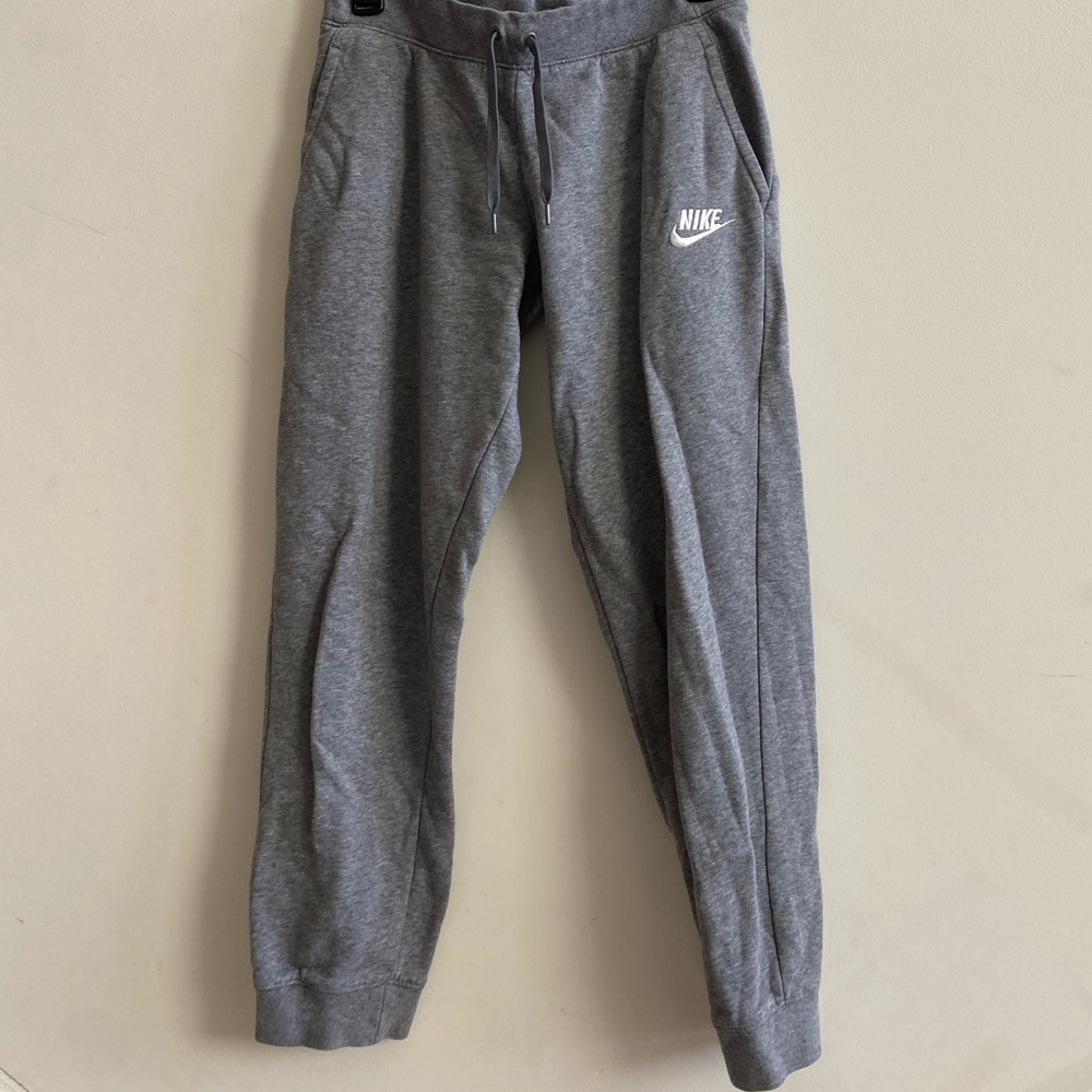 grey nike sweatpants